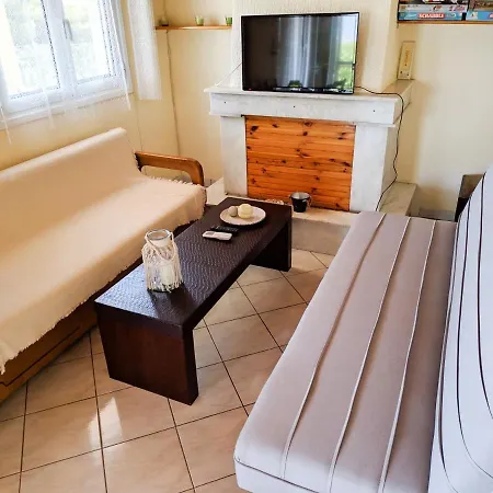 דירה Saronikos Family House With Garden & Sea View איסטמיה