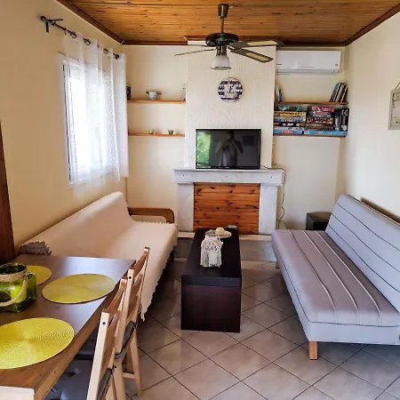 דירה Saronikos Family House With Garden & Sea View