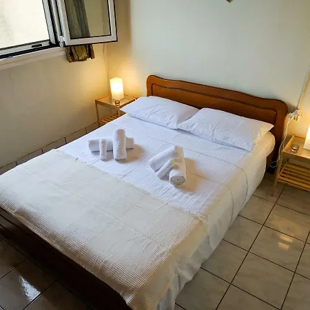 Apartment Saronikos Family House With Garden & Sea View *