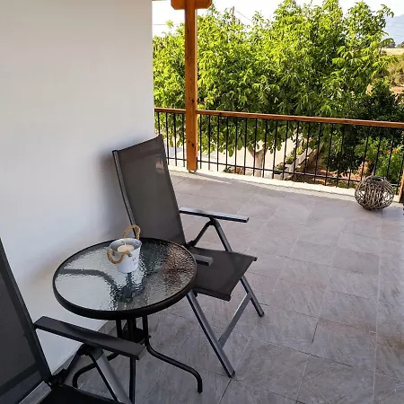 Saronikos Family House With Garden & Sea View דירה *