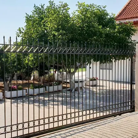 דירה Saronikos Family House With Garden & Sea View איסטמיה